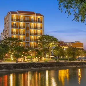 Royal Riverside & Hotel