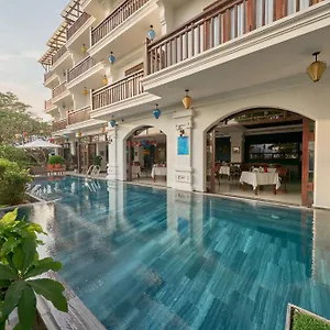 Odyssey & Hotel