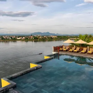 Little Riverside . A Luxury & Hotel